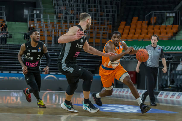 优势和射门 优势和射门